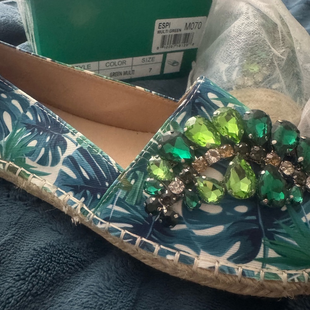 Tropical Green Espadrilles - Picture 2 of 4